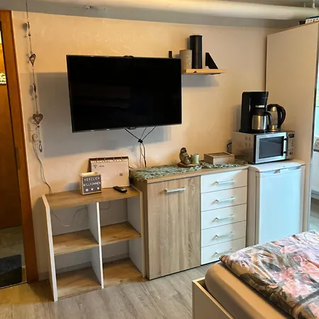 ホームステイ Gaestezimmer „ellmau“ *